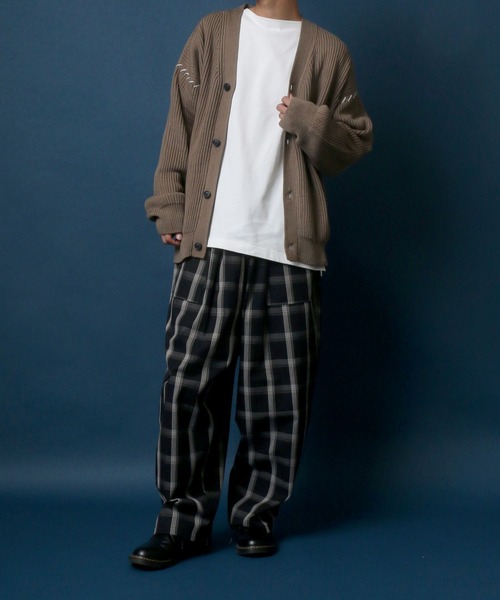 ANPAS(アンパス)の「Hand Stitch Big Silhouette Knit Cardigan/ハンドステッチ ビッグシルエット ニットカーディガン(カーディガン/ボレロ・メンズ・ブラック/オフホワイト/グレイッシュベージュ/グレイッシュブルー・LL/M/L)」の18枚目の写真