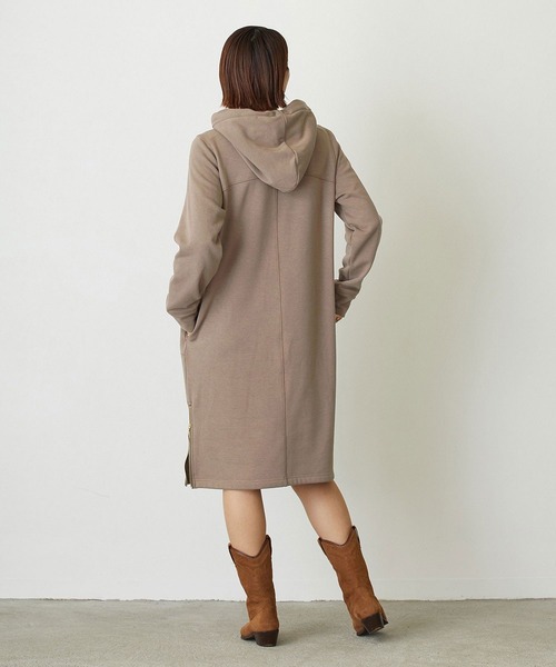 NICOLE white（ニコルホワイト）の「裏シャギー フードワンピース（ワンピース・レディース・グレイッシュブルー/ブラック/モカ・FREE）」の21枚目の写真