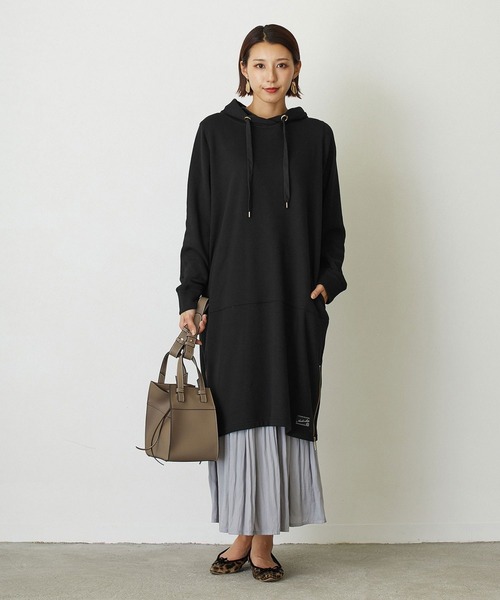NICOLE white（ニコルホワイト）の「裏シャギー フードワンピース（ワンピース・レディース・グレイッシュブルー/ブラック/モカ・FREE）」の22枚目の写真