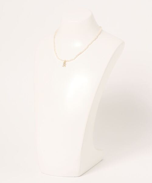 ADAM ET ROPE'（アダムエロペ）の「【LES BIJOUX】淡水パールイニシャルネックレス（ネックレス・レディース・ゴールド/ゴールド系その他/ゴールド系その他2/その他1/その他2/その他3・FREE）」の10枚目の写真