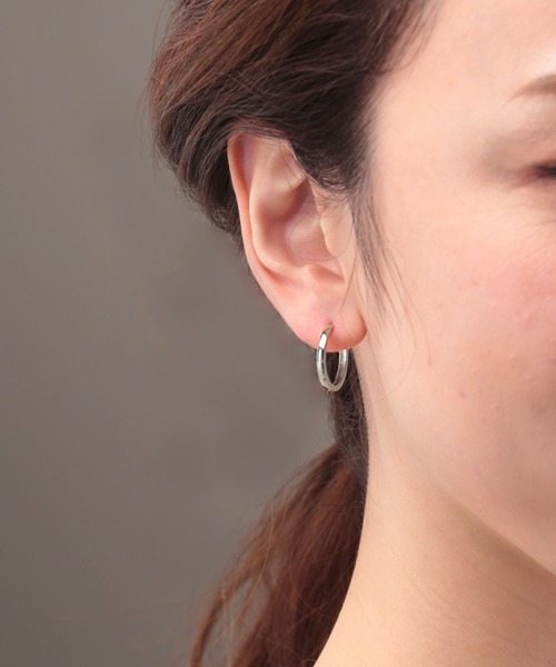 Manon's Selection(マノンズセレクション)の「ニッケルフリーフープピアス(ピアス(両耳用)・レディース・シルバー/ゴールド・ONE SIZE)」の2枚目の写真