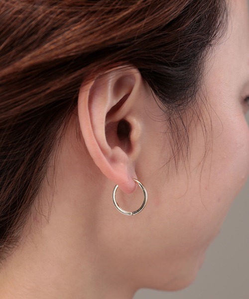 Manon's Selection(マノンズセレクション)の「ニッケルフリーフープピアス(ピアス(両耳用)・レディース・シルバー/ゴールド・ONE SIZE)」の1枚目の写真