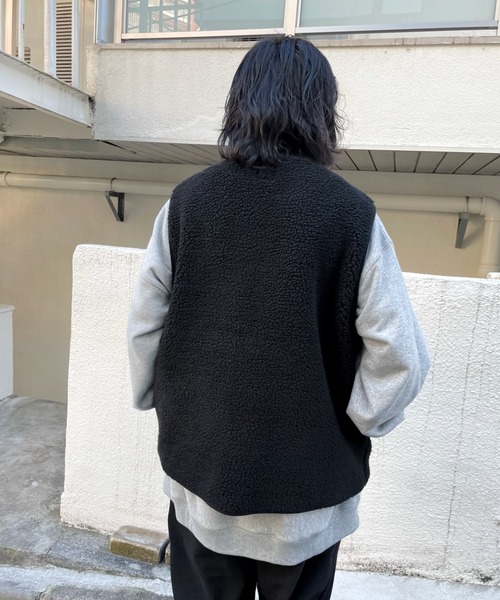 WHO'S WHO gallery（フーズフーギャラリー）の「【KOOKY'N/クーキー】ボアフリースベスト（ベスト・メンズ・ブラック/ネイビー/グレー・FREE）」の6枚目の写真