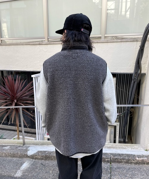 WHO'S WHO gallery（フーズフーギャラリー）の「【KOOKY'N/クーキー】ボアフリースベスト（ベスト・メンズ・ブラック/ネイビー/グレー・FREE）」の15枚目の写真