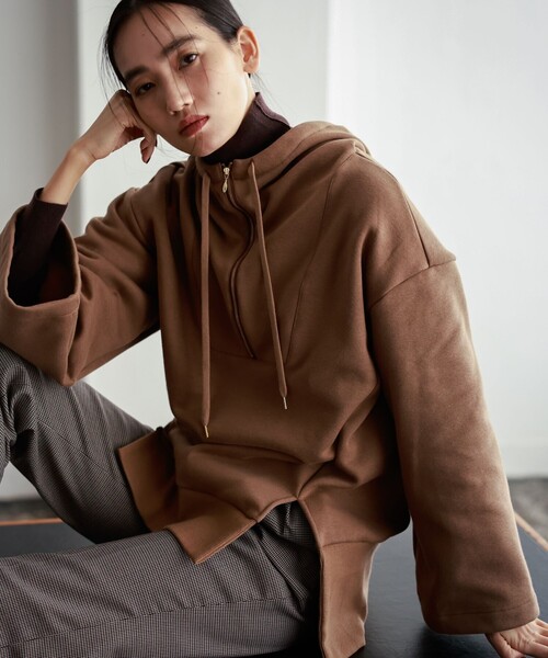 LOVELESS（ラブレス）の「ブラッシュ裏起毛プルオーバー（パーカー・レディース・ネイビー/ホワイト系その他/ブラウン系その他3・36）」の3枚目の写真