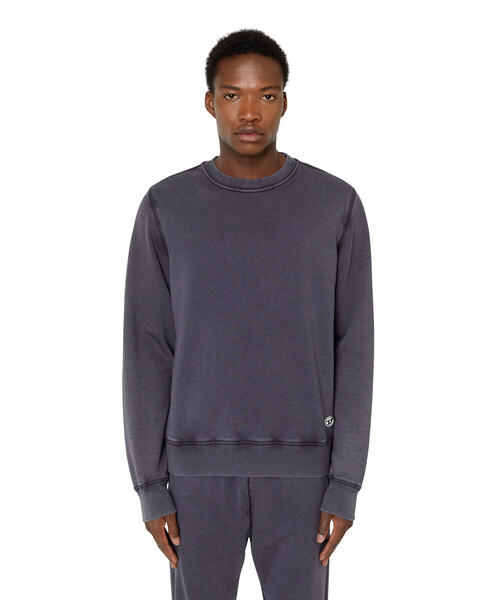 DIESEL(ディーゼル)の「メンズ スウェット プルオーバ レギュラーフィット(スウェット・メンズ・サンドベージュ/オリーブ/ブラウン系その他/ネイビー・LARGE/XX-LARGE/SMALL/MEDIUM/X-LARGE/X-SMALL/XXX-LARGE)」の1枚目の写真