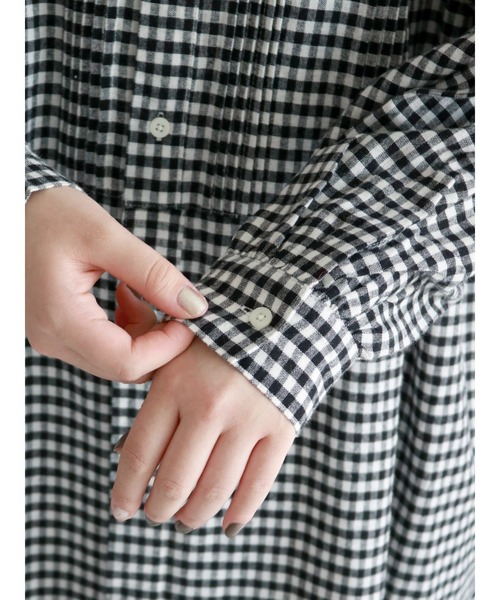 Samansa Mos2（サマンサ モスモス）の「バンドカラーシャツワンピース（シャツワンピース・レディース・ブラック/ベージュ/パープル/グレー/オフホワイト/オレンジ・ﾌﾘ-）」の18枚目の写真