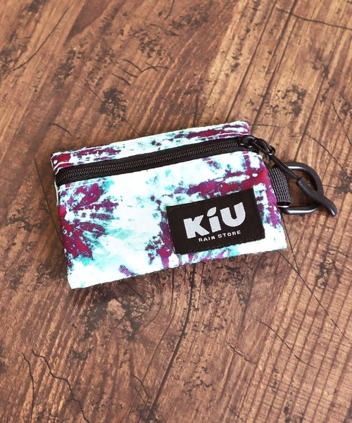 KiU（キウ）の「ウォーターリペレントマルチケース（ポーチ・レディース・カモフラージュ/ホワイト×ブルー/ホワイト系その他/ブラック系その他/その他10/ゼブラ/アニマル/カラフル/ブルー系その他/レッド系その他/ブラック/ブラック系その他2/マルチ/ブルーグリーン/イエロー/タイガーカモ/ブラック×カーキ/ブラウン/ブルー系その他2/ベージュ系その他/レオパード・FREE）」の2枚目の写真