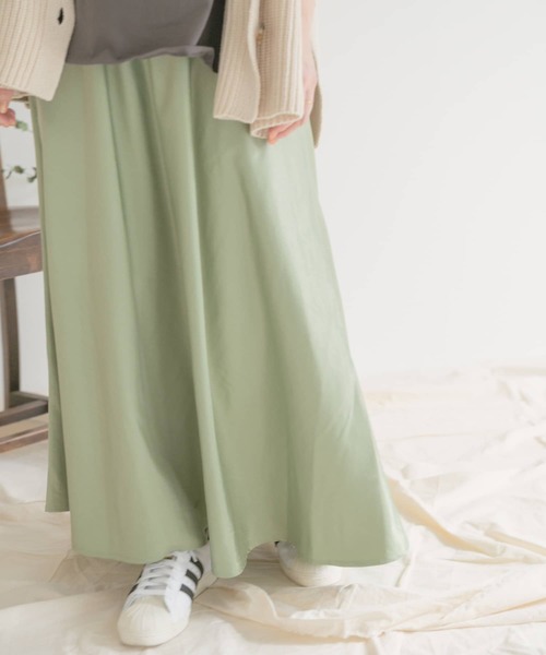 ITEMS URBANRESEARCH(アイテムズ アーバンリサーチ)の「サテンフレアスカート(スカート・レディース・イエロー/グリーン/アイボリー・FREE)」の20枚目の写真