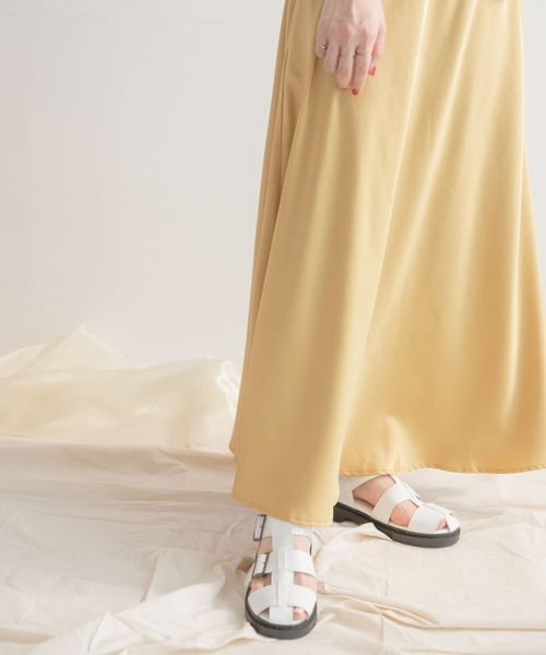 ITEMS URBANRESEARCH(アイテムズ アーバンリサーチ)の「サテンフレアスカート(スカート・レディース・イエロー/グリーン/アイボリー・FREE)」の8枚目の写真