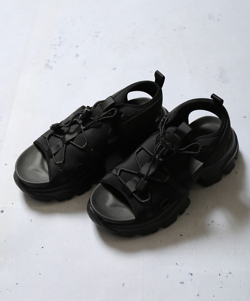 SPINNS（スピンズ）の「厚底スポーツサンダル（サンダル・レディース・ブラック×ブラック/ホワイト×ホワイト/ブラック×ホワイト・M/L/LL）」の8枚目の写真