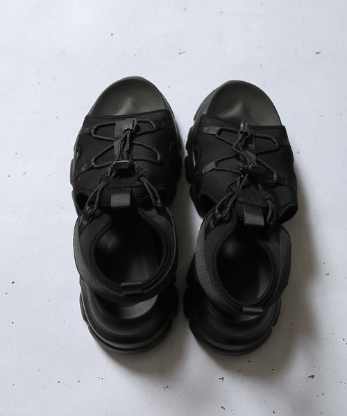 SPINNS（スピンズ）の「厚底スポーツサンダル（サンダル・レディース・ブラック×ブラック/ホワイト×ホワイト/ブラック×ホワイト・M/L/LL）」の17枚目の写真