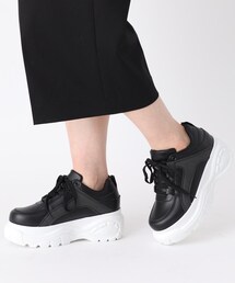 厚底スニーカー