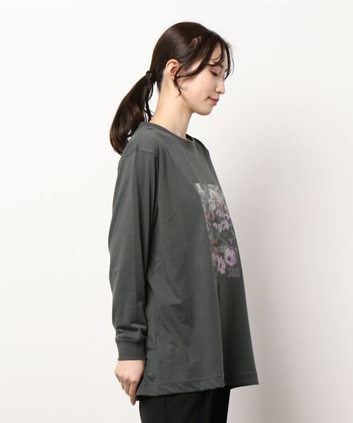 Lugnoncure（ルノンキュール）の「フラワーフォトプリントロンT（Tシャツ/カットソー・レディース・オフホワイト/グリーン/チャコール・ﾌﾘ-）」の5枚目の写真