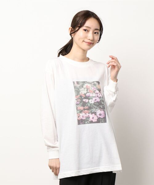 Lugnoncure（ルノンキュール）の「フラワーフォトプリントロンT（Tシャツ/カットソー・レディース・オフホワイト/グリーン/チャコール・ﾌﾘ-）」の6枚目の写真