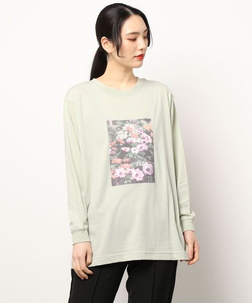 Lugnoncure（ルノンキュール）の「フラワーフォトプリントロンT（Tシャツ/カットソー・レディース・オフホワイト/グリーン/チャコール・ﾌﾘ-）」の7枚目の写真