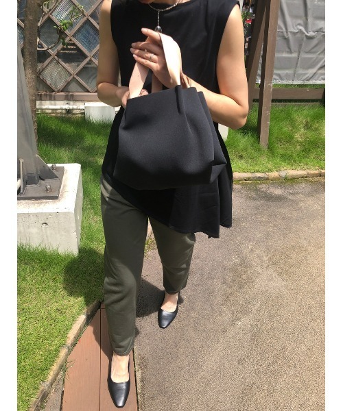 BLACK BY MOUSSY（ブラックバイマウジー）の「2way mini tote bag(2ウェイミニトートバック）（トートバッグ・レディース・ブラック/ベージュ・FREE）」の2枚目の写真