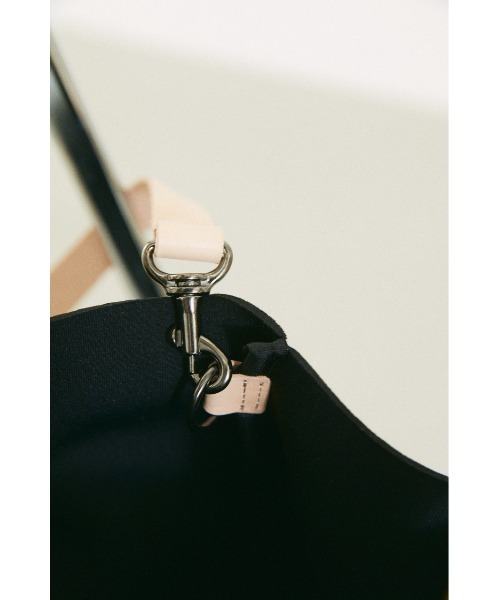 BLACK BY MOUSSY（ブラックバイマウジー）の「2way mini tote bag(2ウェイミニトートバック）（トートバッグ・レディース・ブラック/ベージュ・FREE）」の17枚目の写真