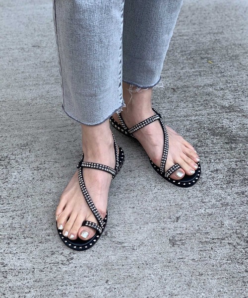 ASH（アッシュ）の「【PEARL】スタッズトングサンダル（サンダル・レディース・ブラック・35/36/37/38/39）」の5枚目の写真
