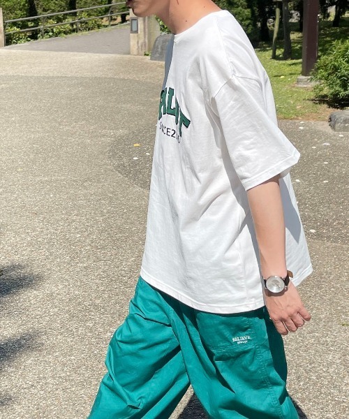 PairPair（ペアペア）の「アーチロゴカレッジプリントTEE(ユニセックス)（Tシャツ/カットソー・メンズ・オフホワイト/マスタード/ホワイト系・MEDIUM/LARGE）」の11枚目の写真