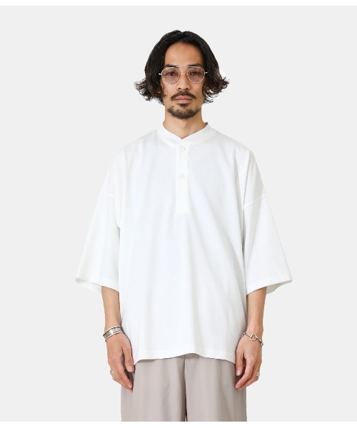 PORT BY ARK（ポートバイアーク）の「PORT BY ARK / ポートバイアーク：Henry neck SS T-shirt：PO11-T005[COR]（Tシャツ/カットソー・メンズ・オフホワイト/チャコール・2）」の8枚目の写真
