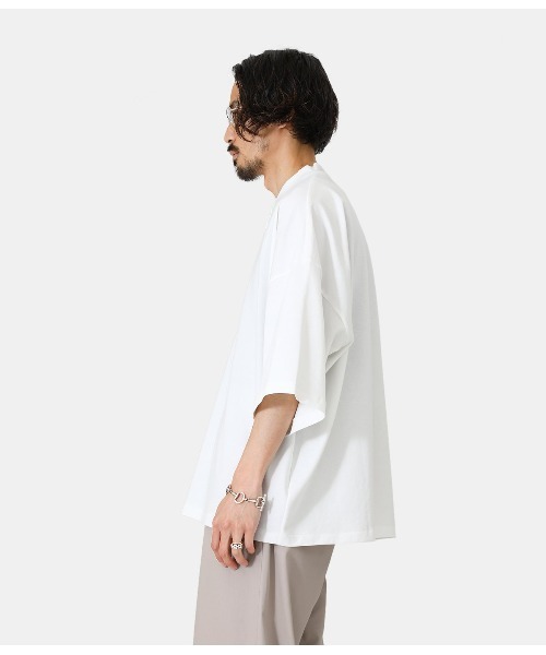 PORT BY ARK（ポートバイアーク）の「PORT BY ARK / ポートバイアーク：Henry neck SS T-shirt：PO11-T005[COR]（Tシャツ/カットソー・メンズ・オフホワイト/チャコール・2）」の9枚目の写真