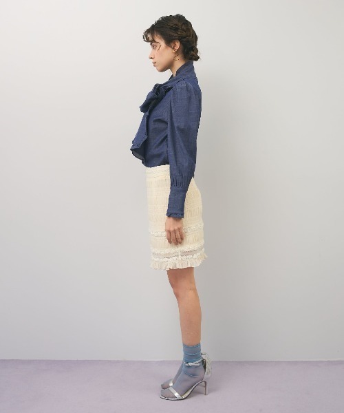 MIRO AMURETTE（ミロアミュレット）の「denim ribbon tie blouse/デニムリボンタイブラウス（シャツ/ブラウス・レディース・インディゴブルー・FREE）」の5枚目の写真