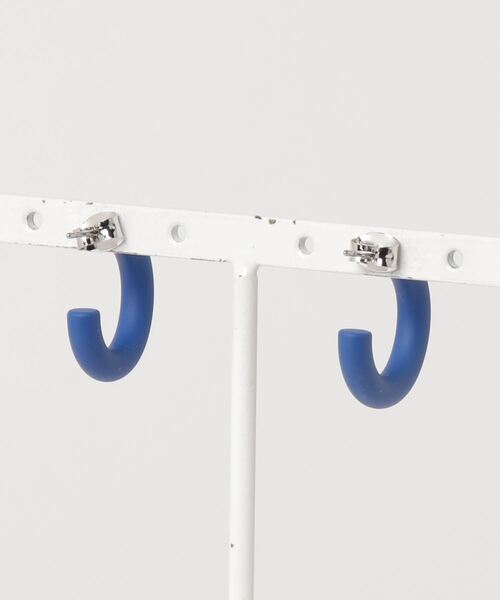 atmos pink(アトモスピンク)の「atmos pink カラフルミニボリューム フープピアス(ピアス(両耳用)・レディース・ネイビー/ピンク/オレンジ/グリーン・FREE)」の13枚目の写真