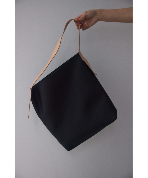 BLACK BY MOUSSY(ブラックバイマウジー)の「one shoulder tote bag(ワンショルダートートバック)(ショルダーバッグ・レディース・ブラック・FREE)」の5枚目の写真