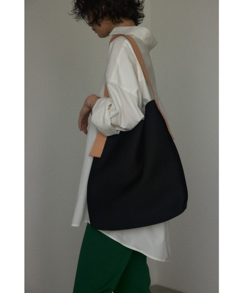 BLACK BY MOUSSY(ブラックバイマウジー)の「one shoulder tote bag(ワンショルダートートバック)(ショルダーバッグ・レディース・ブラック・FREE)」の8枚目の写真