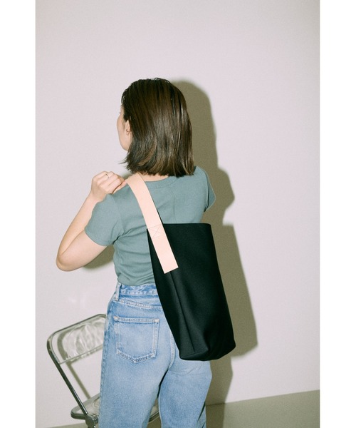 BLACK BY MOUSSY(ブラックバイマウジー)の「one shoulder tote bag(ワンショルダートートバック)(ショルダーバッグ・レディース・ブラック・FREE)」の13枚目の写真