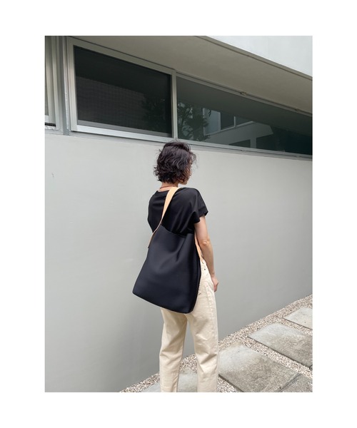 BLACK BY MOUSSY(ブラックバイマウジー)の「one shoulder tote bag(ワンショルダートートバック)(ショルダーバッグ・レディース・ブラック・FREE)」の21枚目の写真