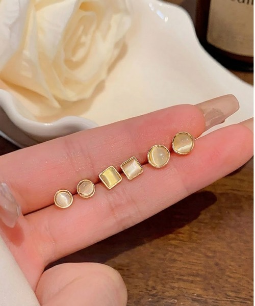 Ritomo De Ricco(リトモ・デ・リコ)の「シルバ925ポスト キャッツアイ風ピアス3点セット(ピアス(両耳用)・レディース・ゴールド・FREE)」の6枚目の写真