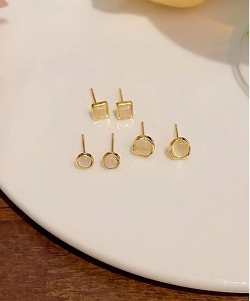Ritomo De Ricco(リトモ・デ・リコ)の「シルバ925ポスト キャッツアイ風ピアス3点セット(ピアス(両耳用)・レディース・ゴールド・FREE)」の7枚目の写真