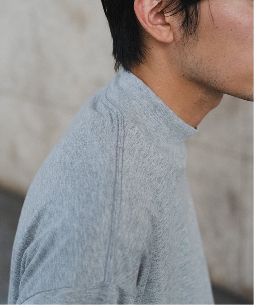 EDIFICE SELECT(エディフィスセレクト)の「【ETS.MATERIAUX / マテリオ】モックネックTシャツ(Tシャツ/カットソー・メンズ・グレー/ブラック・1)」の3枚目の写真