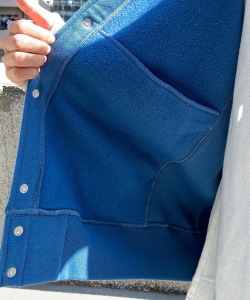 Champion(チャンピオン)の「CHAMPION/チャンピオン リバースウィーブ スウェットブルゾン バイカラー/ワンポイント Vネックトレーナー C3-W013(スウェット・メンズ・ブルー/グレー/ブラウン/カーキ・M/XL/L)」の20枚目の写真