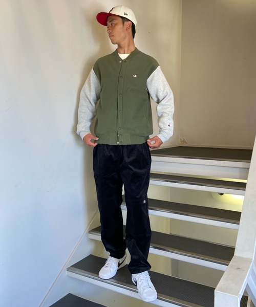 Champion(チャンピオン)の「CHAMPION/チャンピオン リバースウィーブ スウェットブルゾン バイカラー/ワンポイント Vネックトレーナー C3-W013(スウェット・メンズ・ブルー/グレー/ブラウン/カーキ・M/XL/L)」の14枚目の写真