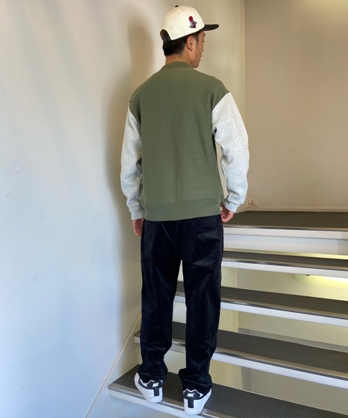 Champion(チャンピオン)の「CHAMPION/チャンピオン リバースウィーブ スウェットブルゾン バイカラー/ワンポイント Vネックトレーナー C3-W013(スウェット・メンズ・ブルー/グレー/ブラウン/カーキ・M/XL/L)」の16枚目の写真