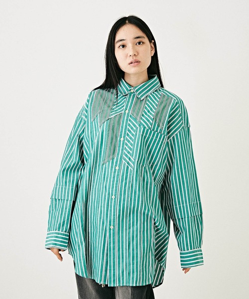 TOBILA（トビラ）の「ストライプミックスオルテガ柄パッチワーク長袖シャツ（シャツ/ブラウス・レディース・レッド/ブルー/グリーン・M）」の2枚目の写真