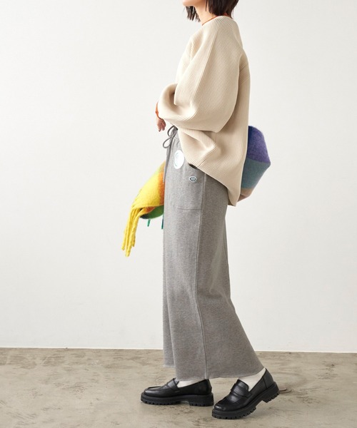 DISCUS ATHLETIC（ディスカス　アスレチック）の「DISCUS ATHLETIC/ディスカス アスレチック USAコットン裏毛バックスリットタイトロングスカート（スカート・レディース・パープル/ブラック/グレー・M/L）」の18枚目の写真