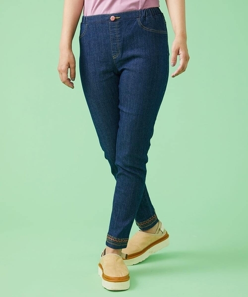 Jocomomola(ホコモモラ)の「ストレッチデニムパンツ(デニムパンツ・レディース・ネイビー/ブルー・42/40)」の2枚目の写真