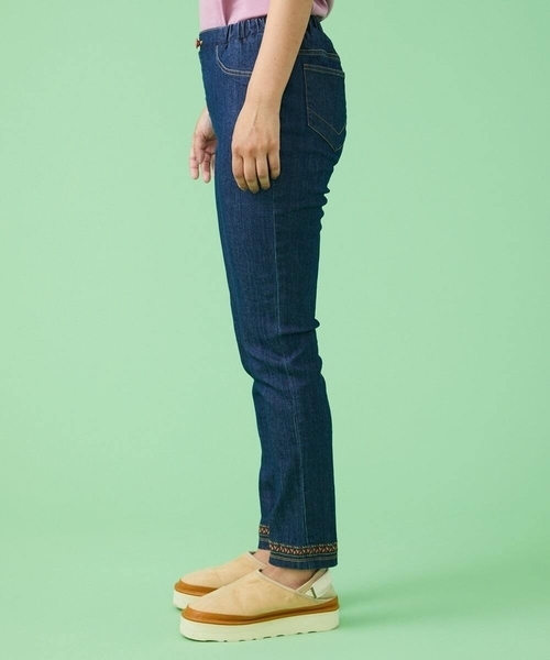 Jocomomola(ホコモモラ)の「ストレッチデニムパンツ(デニムパンツ・レディース・ネイビー/ブルー・42/40)」の17枚目の写真