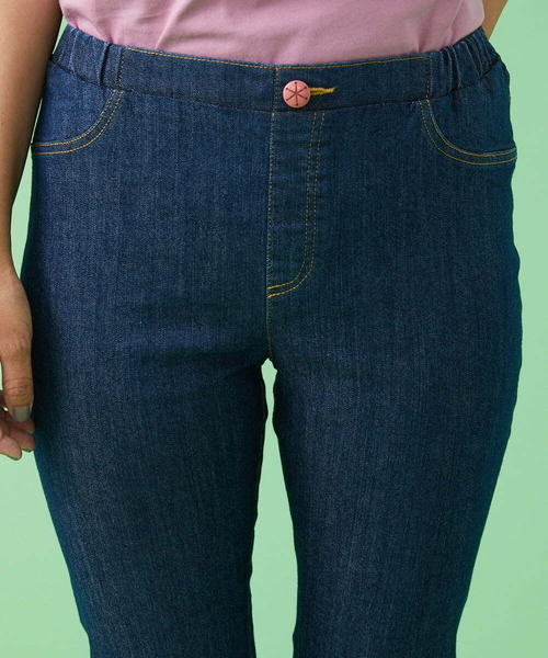 Jocomomola(ホコモモラ)の「ストレッチデニムパンツ(デニムパンツ・レディース・ネイビー/ブルー・42/40)」の19枚目の写真