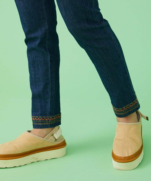 Jocomomola(ホコモモラ)の「ストレッチデニムパンツ(デニムパンツ・レディース・ネイビー/ブルー・42/40)」の5枚目の写真