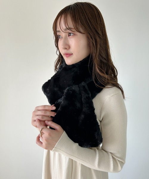 CLEA（クレア）の「フェイクファーティペット（マフラー・レディース・ホワイト/ブラック/ライトグレー・FREE）」の15枚目の写真