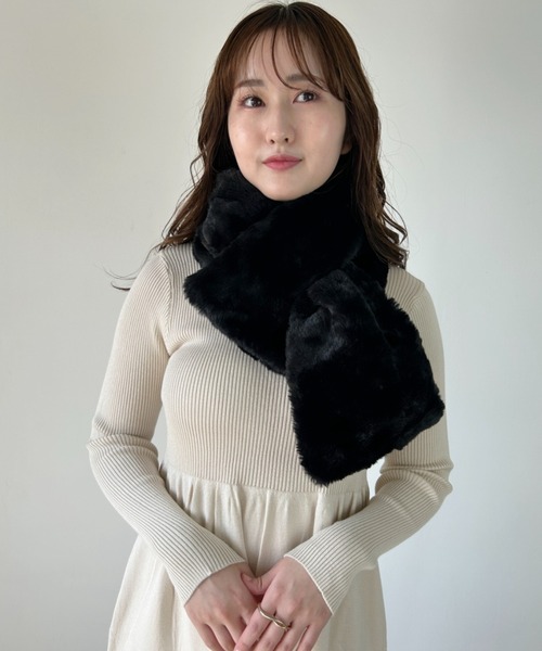 CLEA（クレア）の「フェイクファーティペット（マフラー・レディース・ホワイト/ブラック/ライトグレー・FREE）」の16枚目の写真