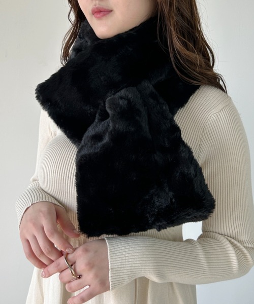 CLEA（クレア）の「フェイクファーティペット（マフラー・レディース・ホワイト/ブラック/ライトグレー・FREE）」の12枚目の写真