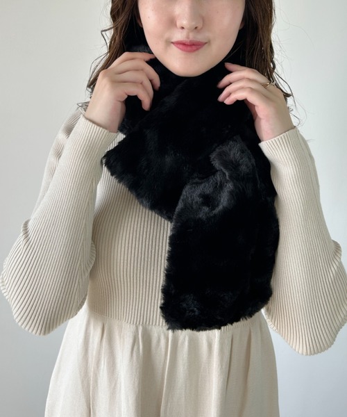 CLEA（クレア）の「フェイクファーティペット（マフラー・レディース・ホワイト/ブラック/ライトグレー・FREE）」の13枚目の写真