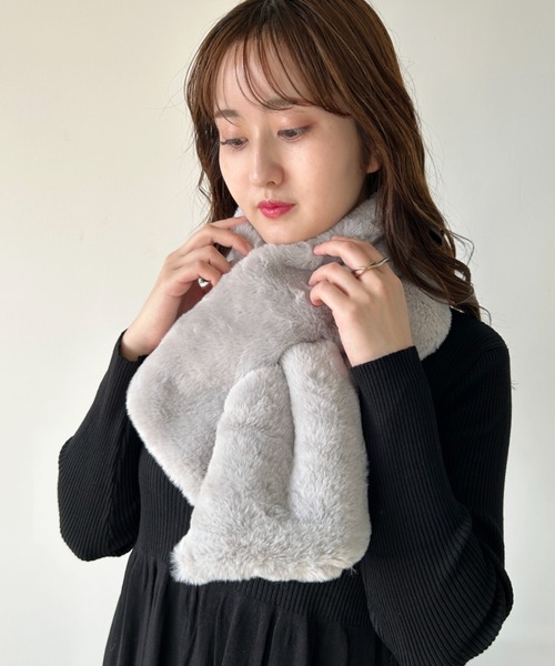 CLEA（クレア）の「フェイクファーティペット（マフラー・レディース・ホワイト/ブラック/ライトグレー・FREE）」の21枚目の写真