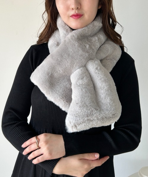 CLEA（クレア）の「フェイクファーティペット（マフラー・レディース・ホワイト/ブラック/ライトグレー・FREE）」の18枚目の写真